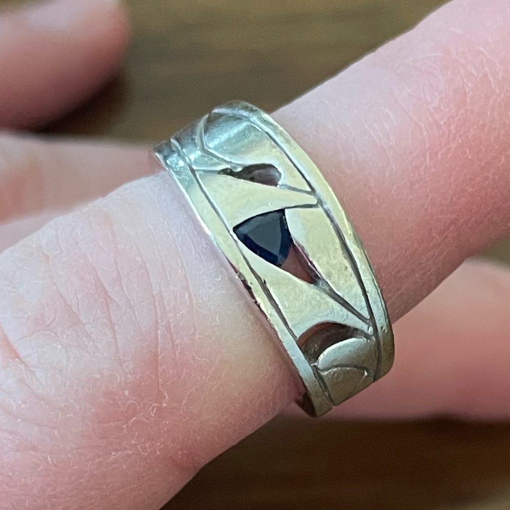 14k White Gold Ring Blue Gemstone .25oz weight